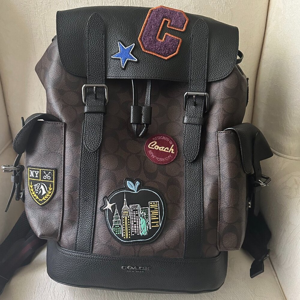 Like New Coach Hudson Backpack In Signature Canvas With Souvenir Patches